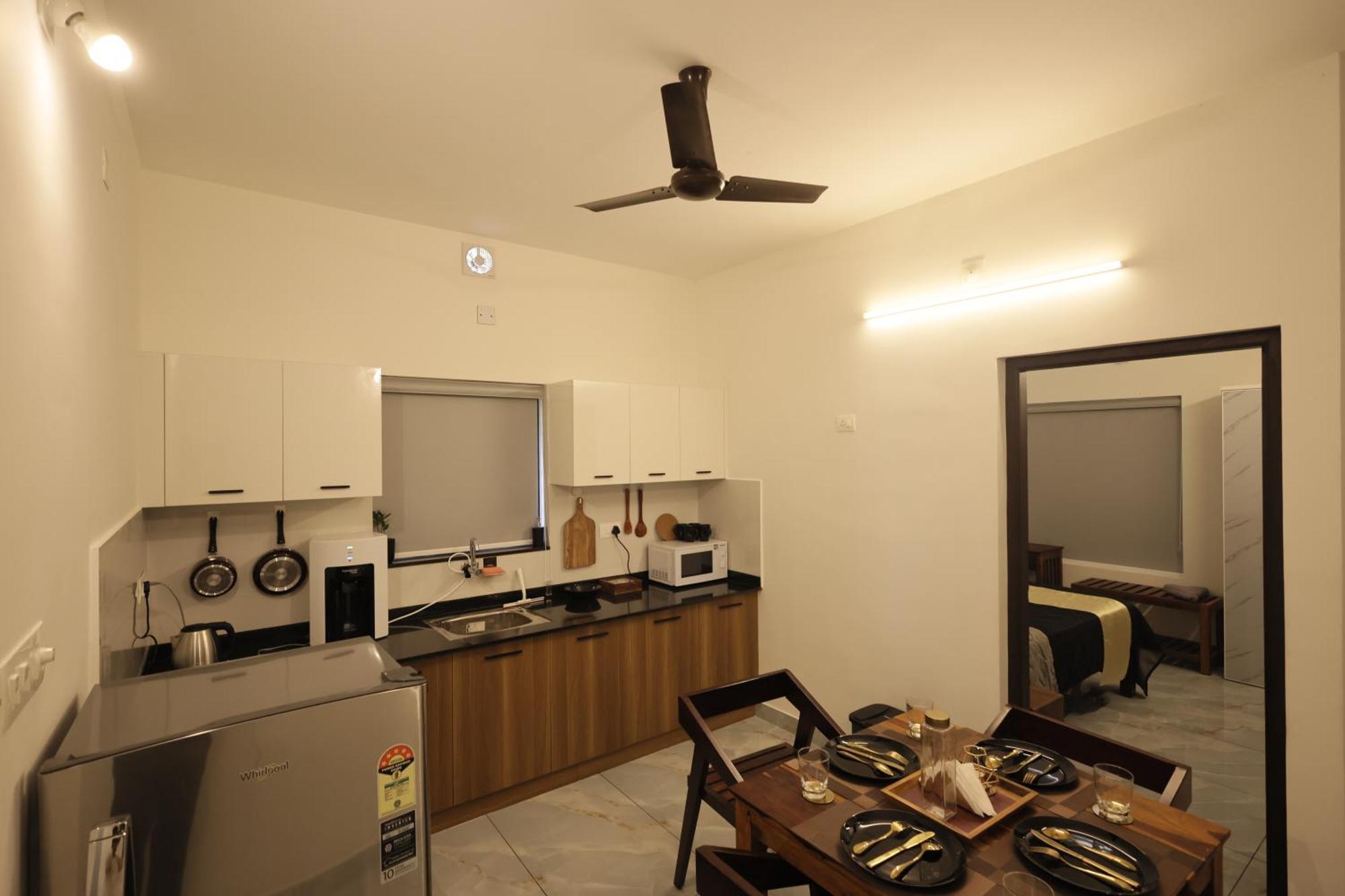 Indigo Springs Apartment Thiruvananthapuram Екстериор снимка